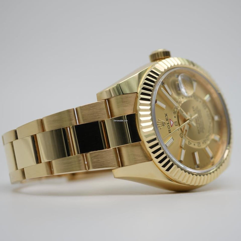 Rolex Sky-Dweller Oro amarillo Esfera color champán Oyster