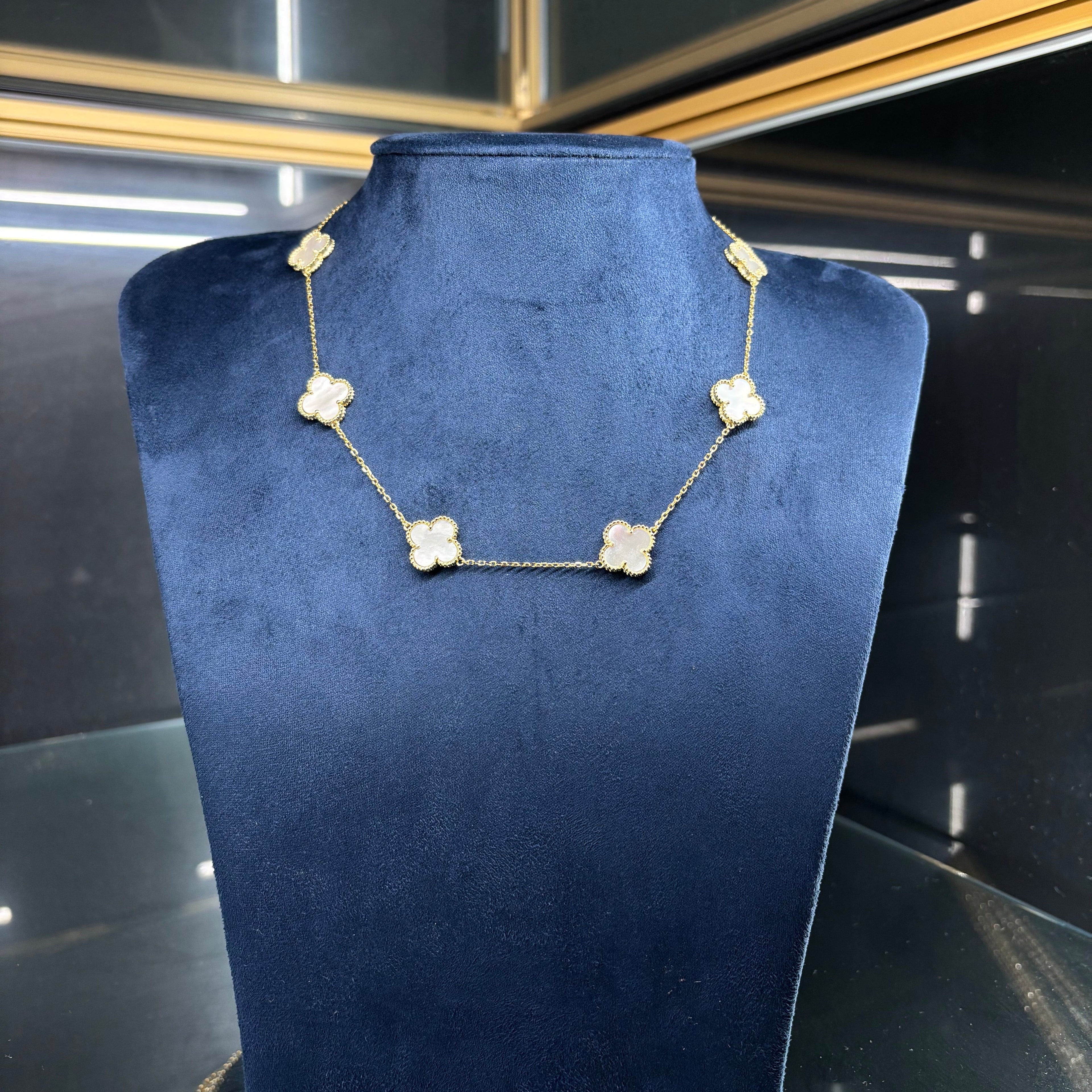 "Trebol" Chain 16