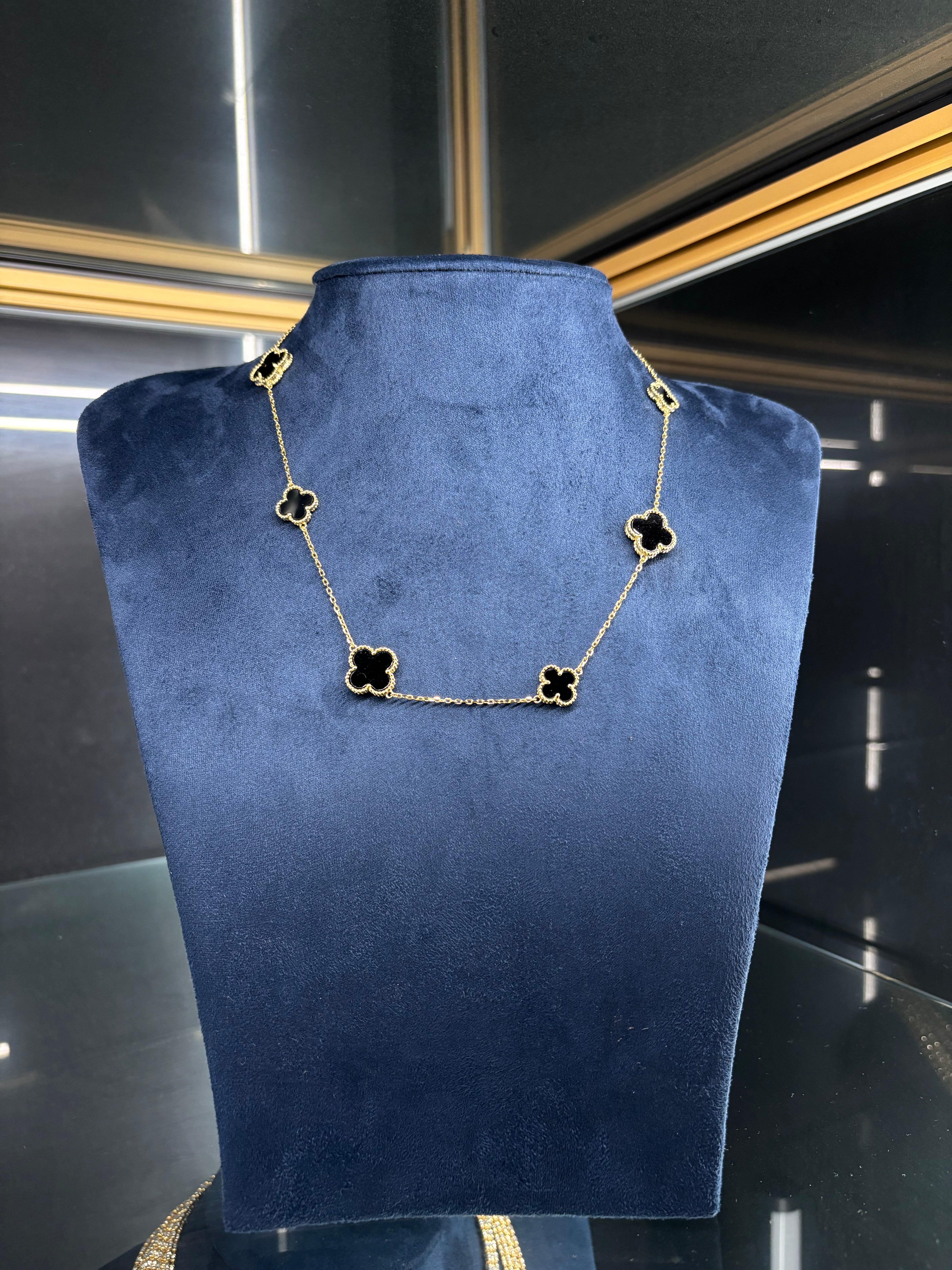 "Trebol" Chain 16